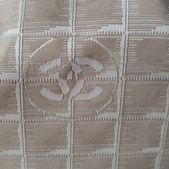 COPY - Chanel nylon tote bag - Picture 2 of 14